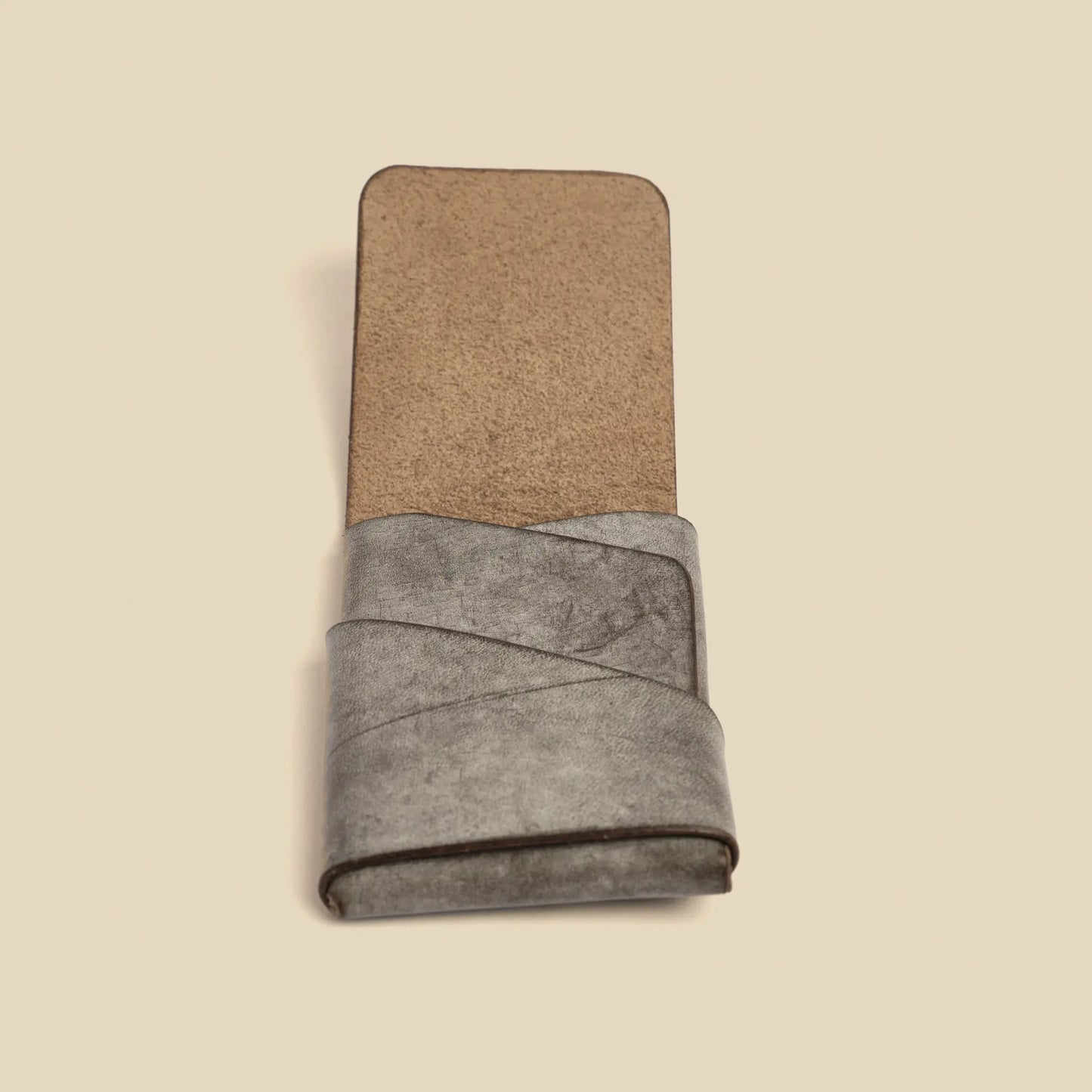 Slim&Savvy cardholder is handmade from genuine, ethically sourced leather, available in multiple colours.