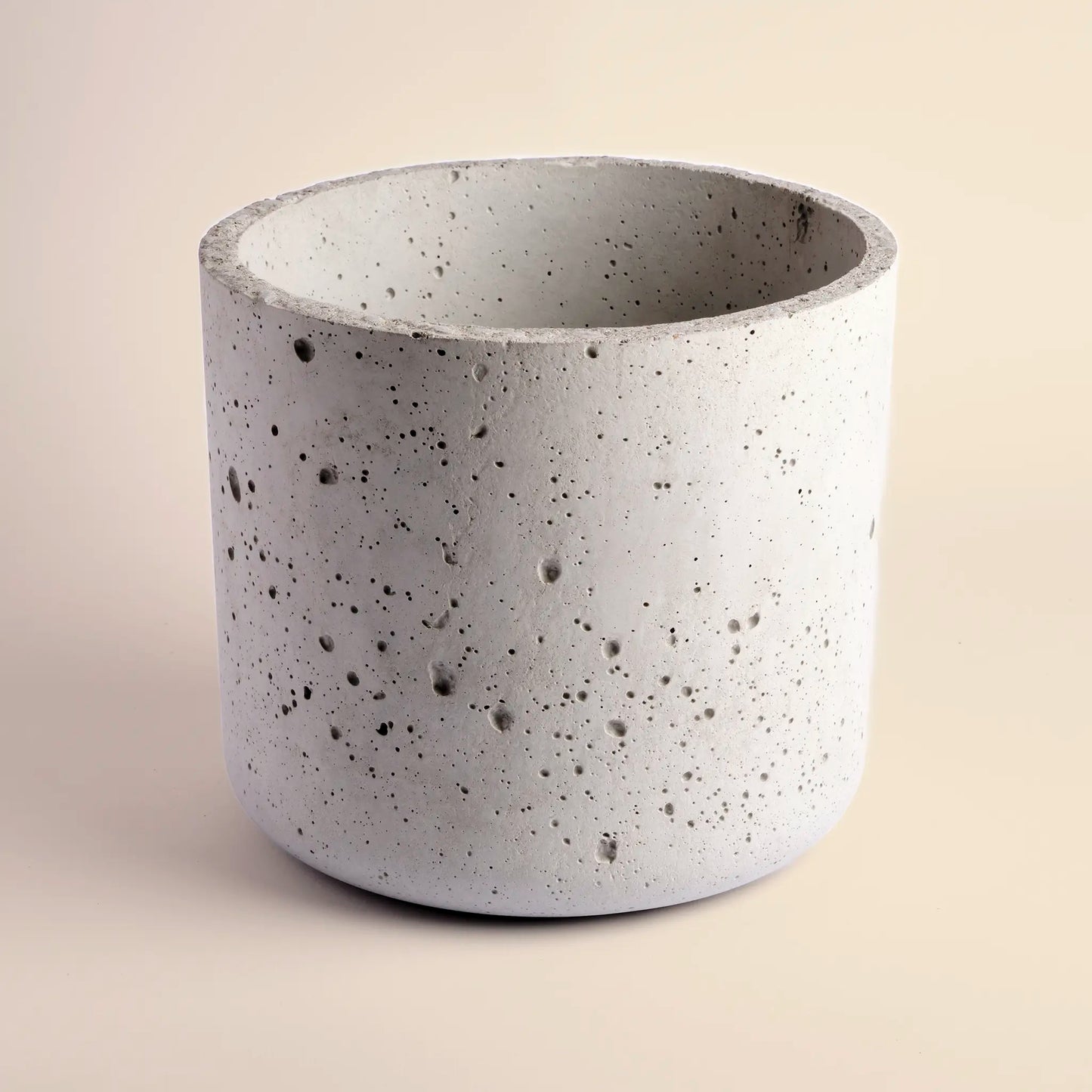 Plant pot handmade from concrete, medium.