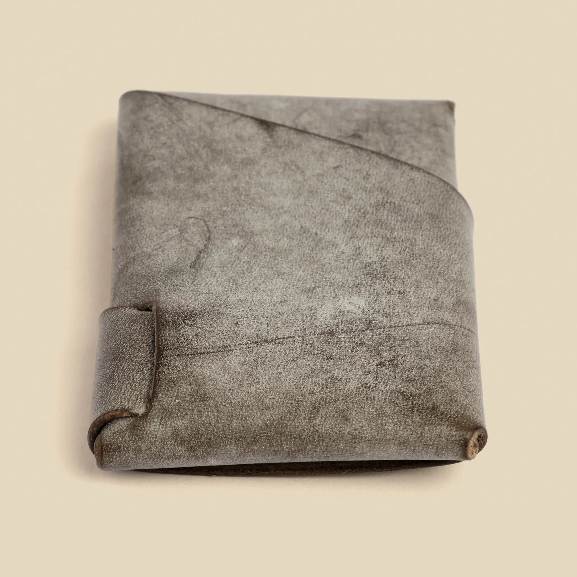 Slim&Savvy cardholder is handmade from genuine, ethically sourced leather, available in multiple colours. 