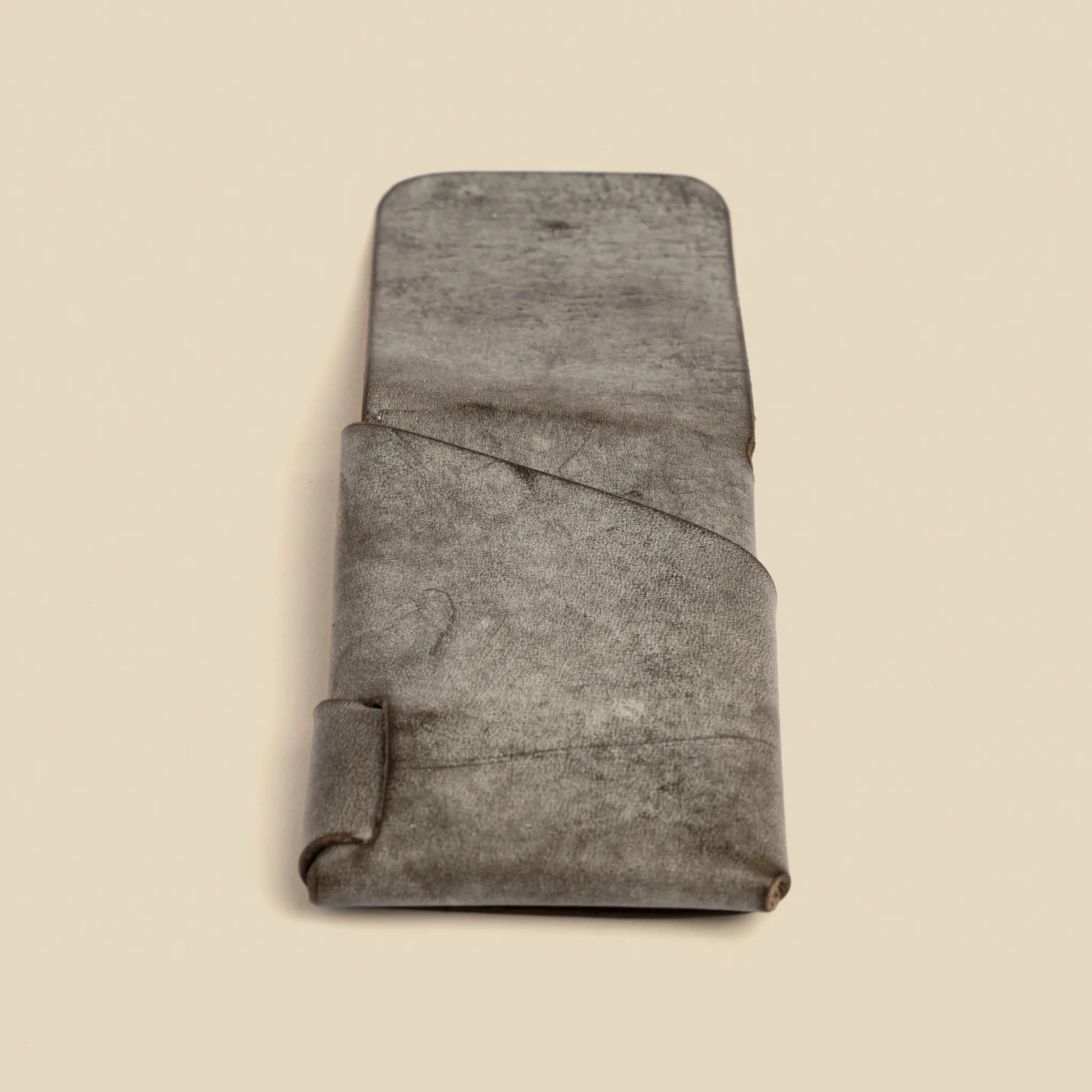 Slim&Savvy cardholder is handmade from genuine, ethically sourced leather, available in multiple colours. 