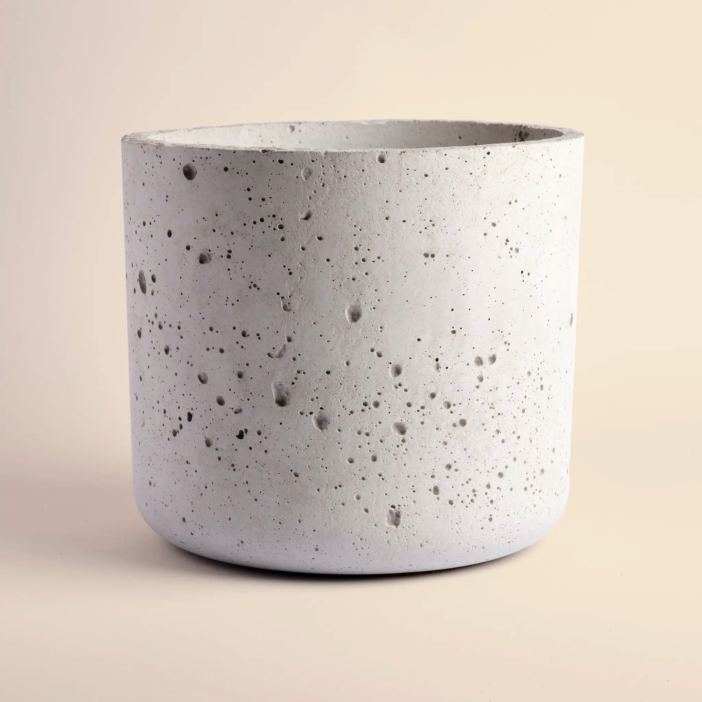 Plant pot handmade from concrete, large. 
