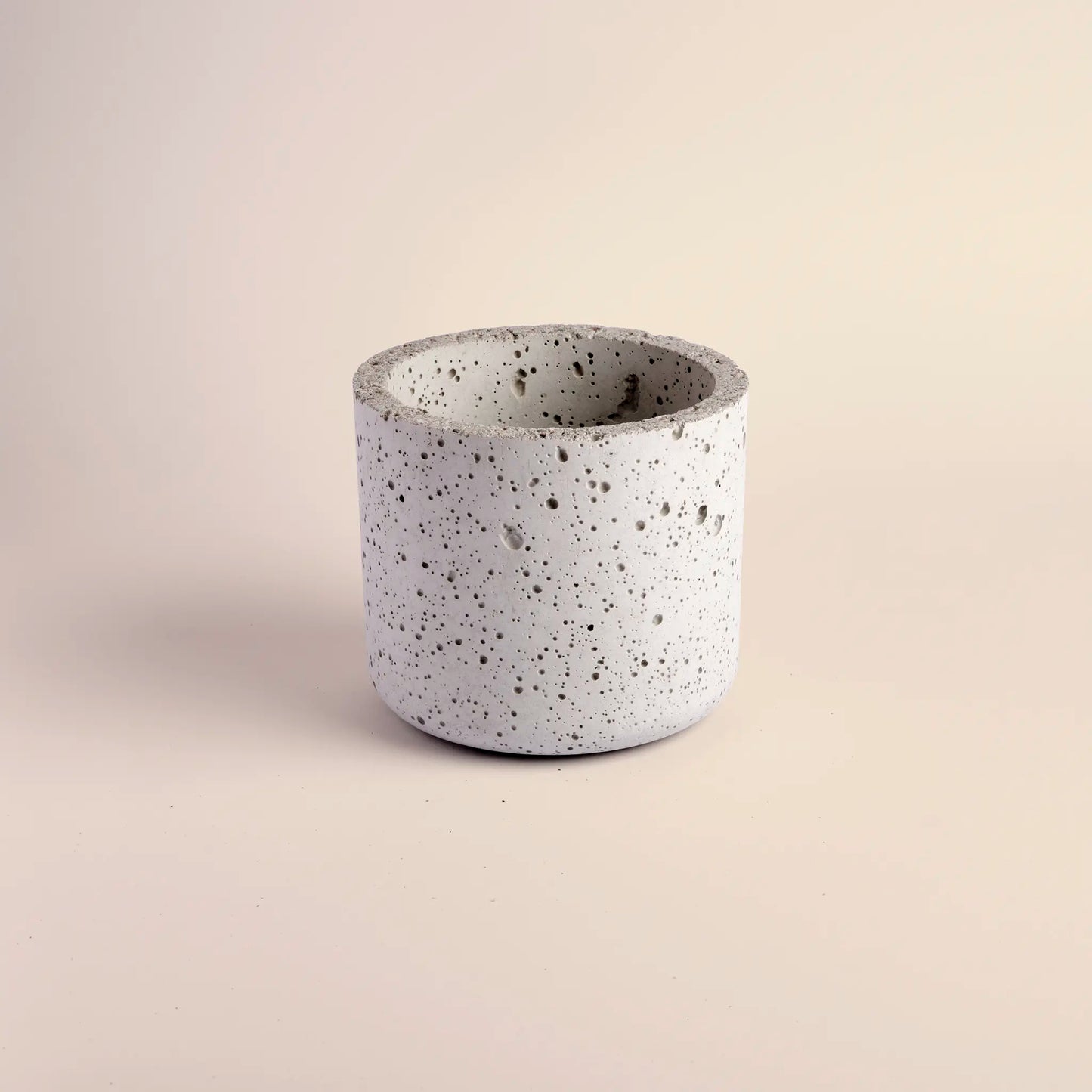 Plant pot handmade from concrete, small. 