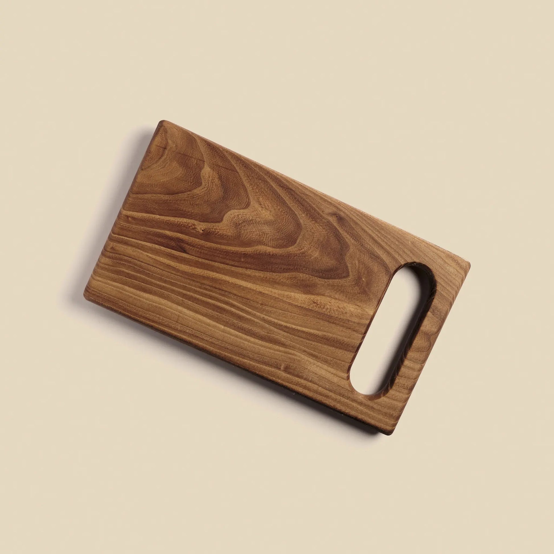 Rad-ish Behaviour Cutting board made from walnut wood